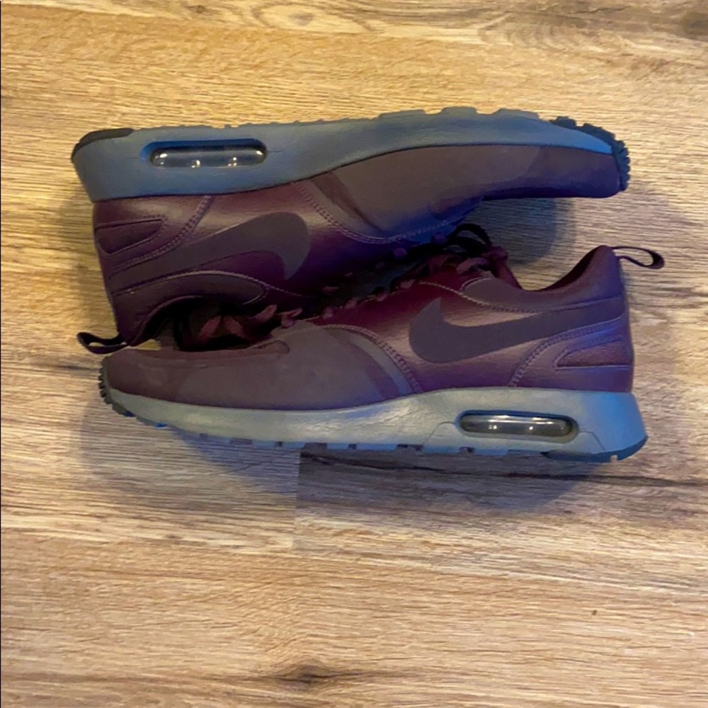 Nike Air Max Vast Sneakers